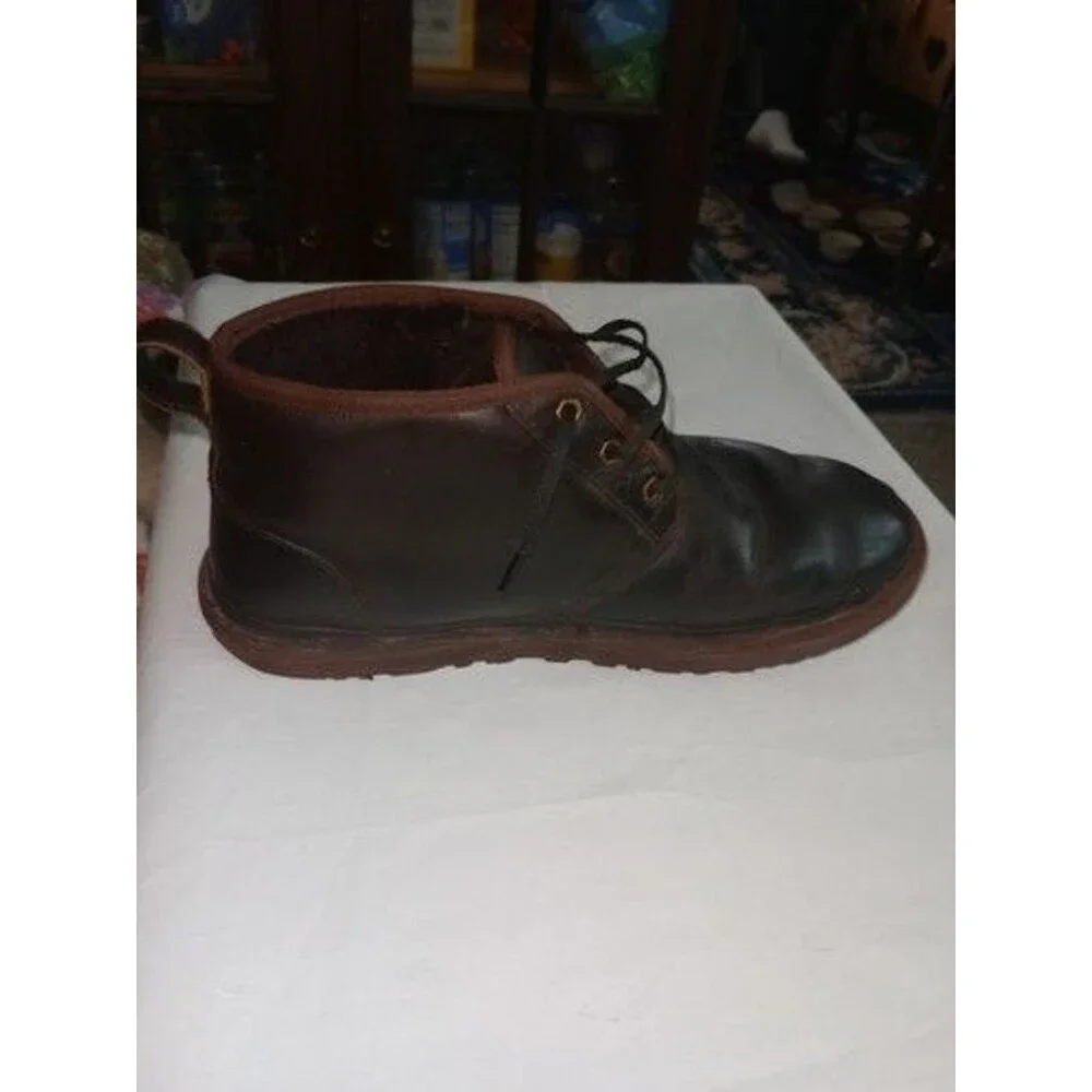 Mens UGG Neumel Leather Wool-Lined Chukka Boots Size 11 Brown Sheepskin Lace Up